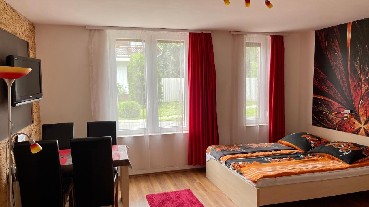 Gyula Var Premium Apartman Ngoại thất bức ảnh
