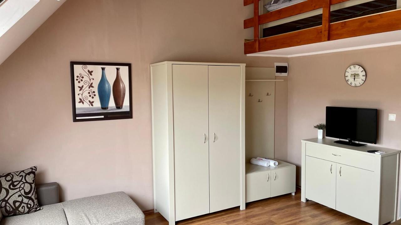 Gyula Var Premium Apartman Ngoại thất bức ảnh