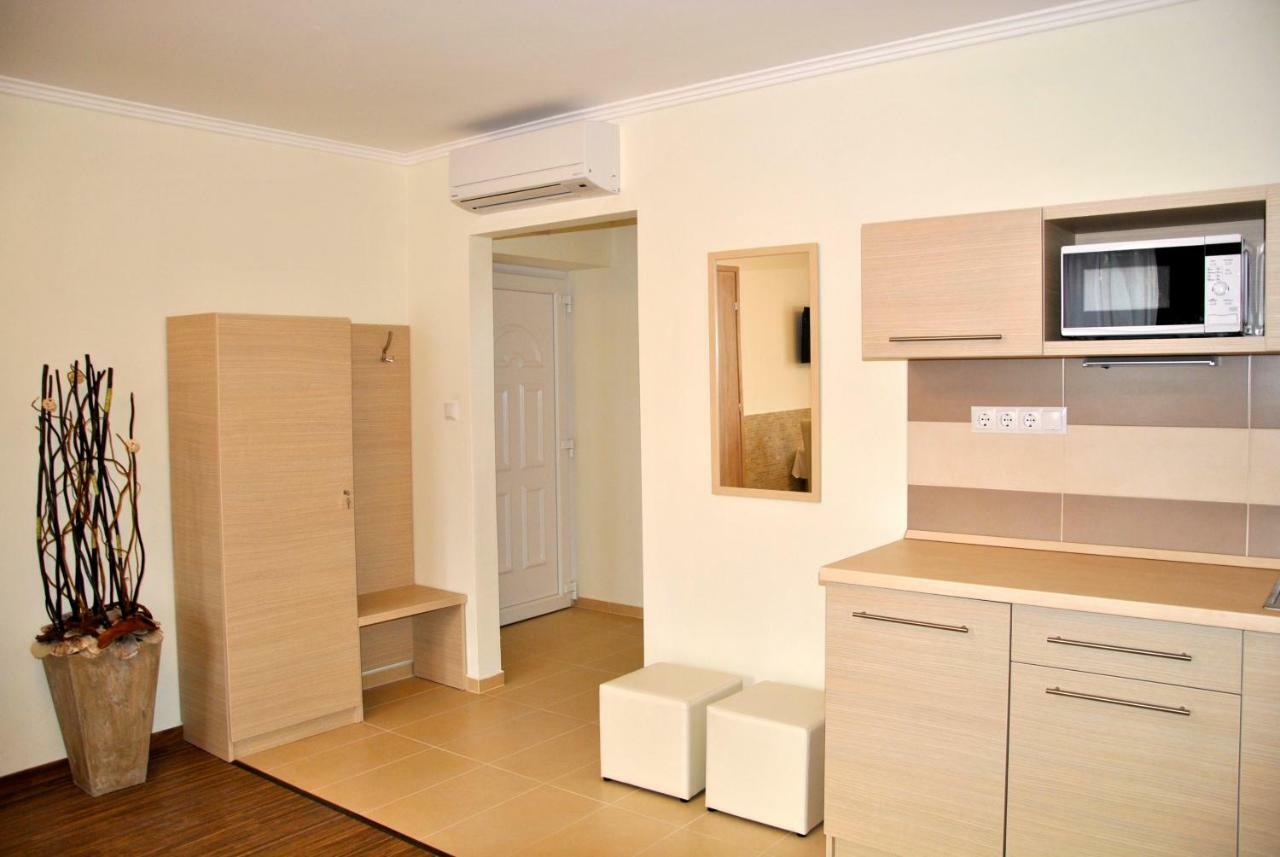 Gyula Var Premium Apartman Ngoại thất bức ảnh
