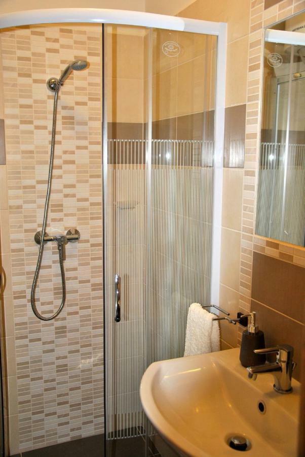 Gyula Var Premium Apartman Ngoại thất bức ảnh